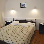 Aretousa Perissa (Santorini)