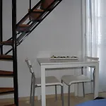 Ξενοδοχείο με διαμερίσματα Aretousa 4*