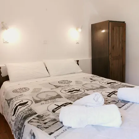 Aretousa 3* Perissa (Santorini)