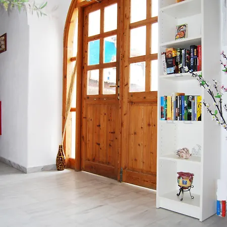 Aretousa 4* Perissa (Santorini)