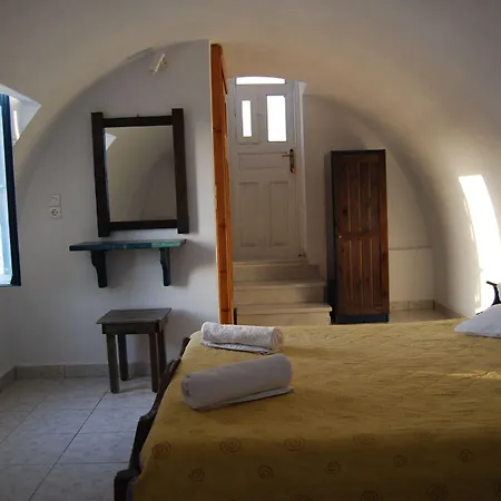Aretousa 4* Perissa (Santorini)