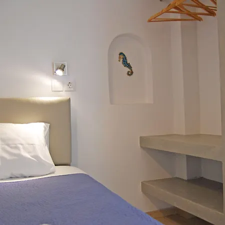 Aretousa Perissa (Santorini)