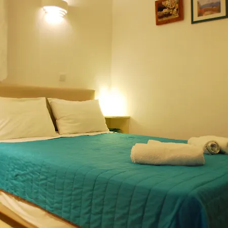 Aretousa Aparthotel Perissa (Santorini)