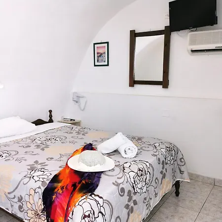 Aretousa Aparthotel 4*