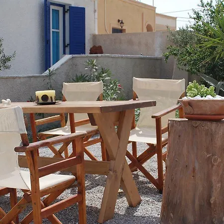 Aparthotel Aretousa