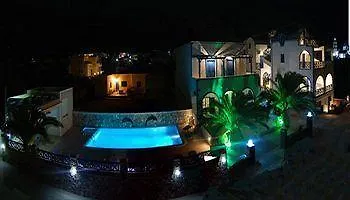 Aretousa Aparthotel Perissa (Santorini)