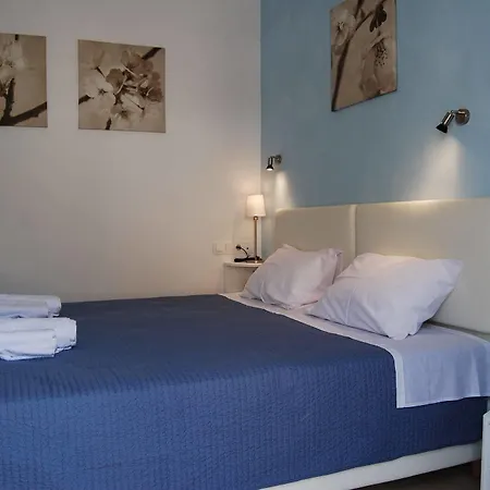 Aretousa Aparthotel Perissa (Santorini)