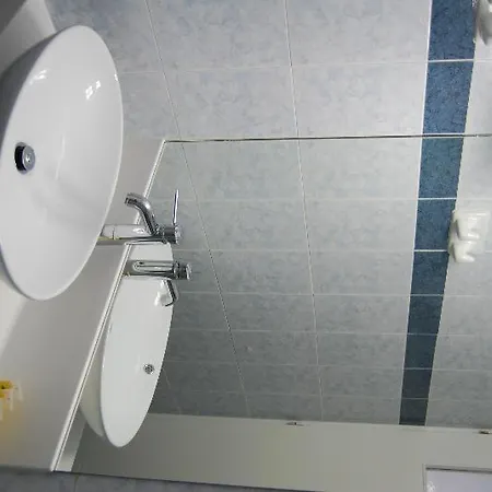 Aparthotel Aretousa