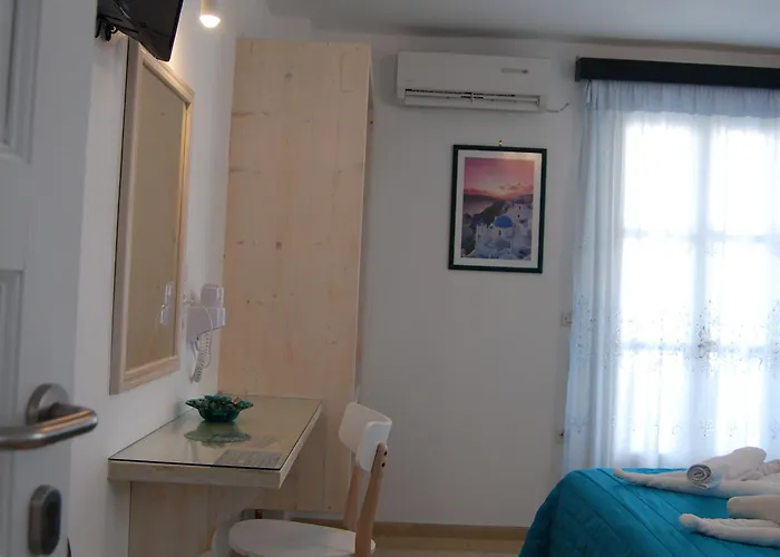 Aretousa Perissa (Santorini)