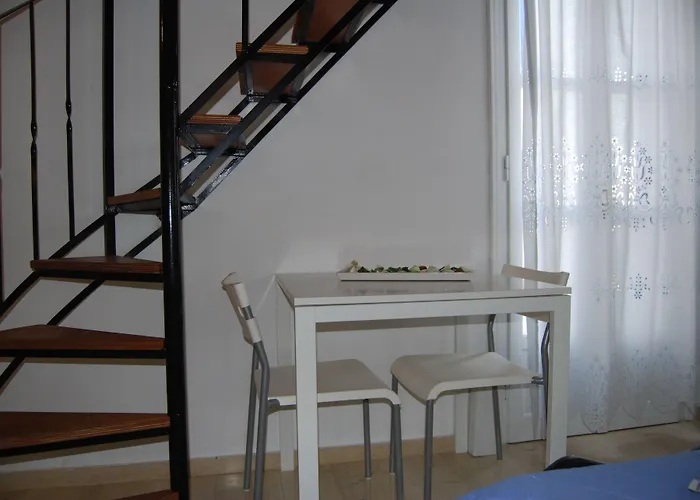 Ξενοδοχείο με διαμερίσματα Aretousa 4*